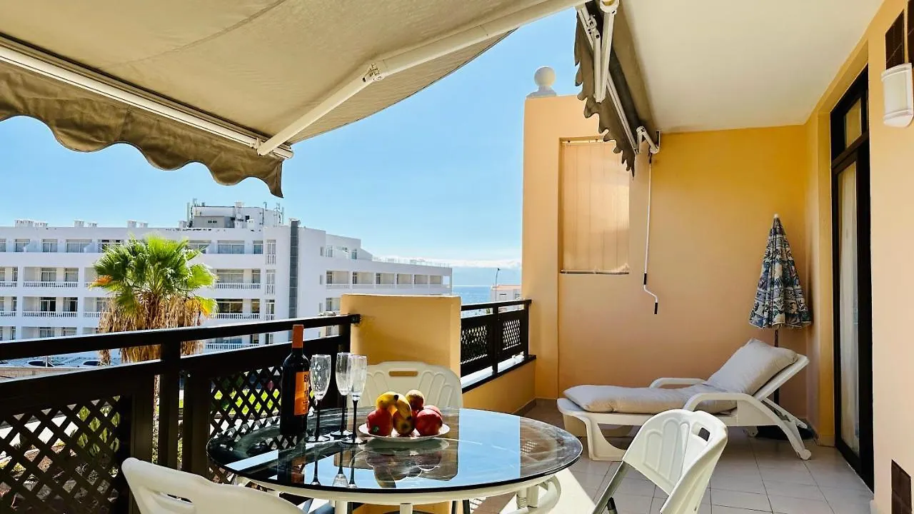 Sunset Apart, Large Terrace, Pool, Best Location! プエルト・デ・サンティアゴ アパート