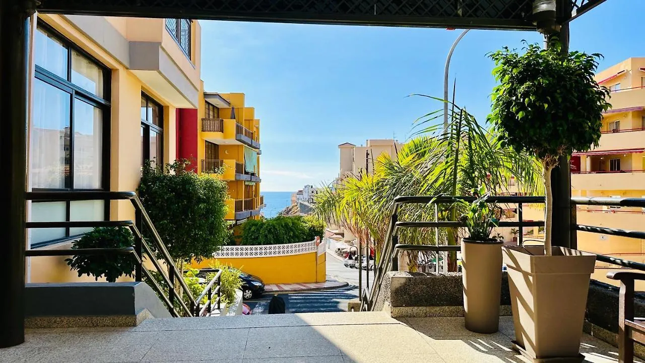 Sunset Apart, Large Terrace, Pool, Best Location! プエルト・デ・サンティアゴ スペイン