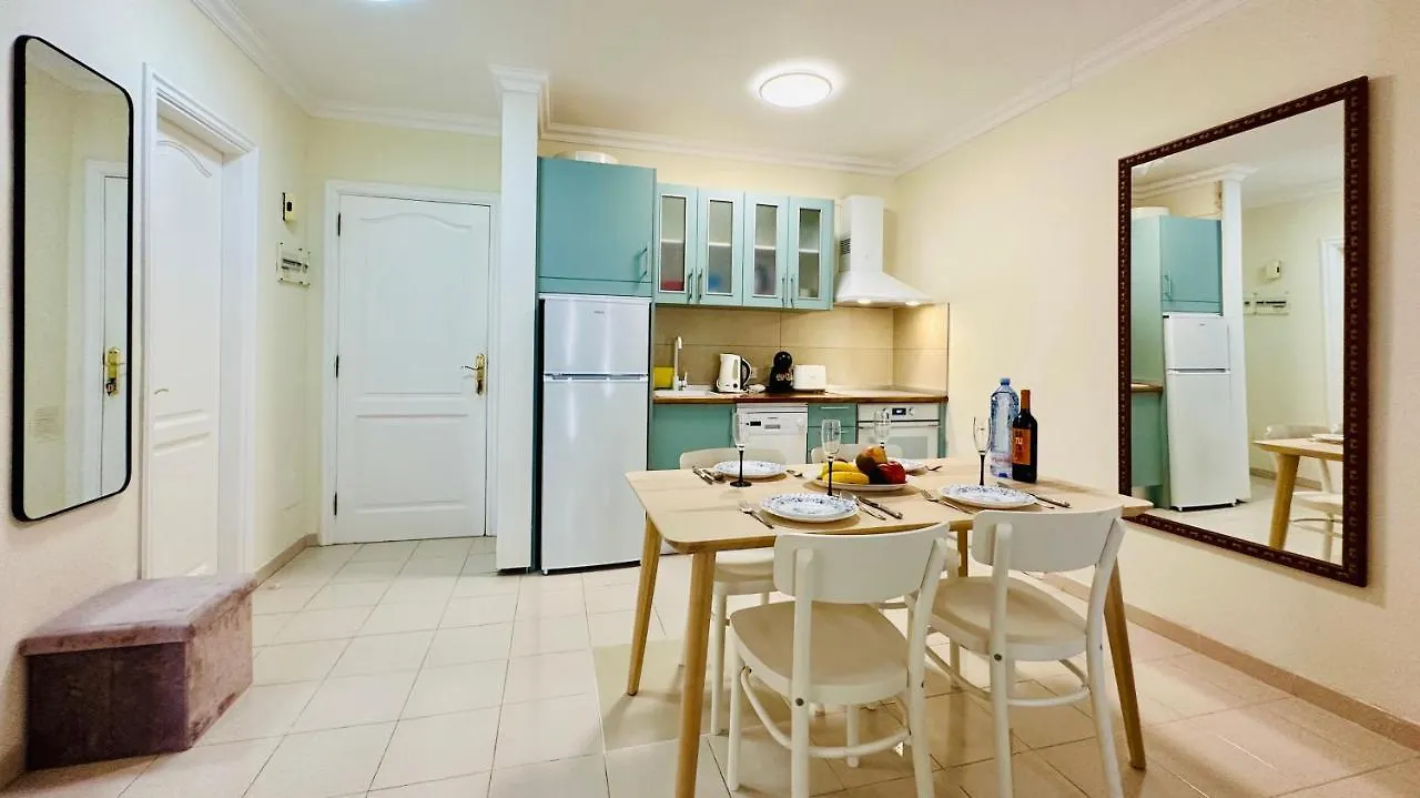 アパート Sunset Apart, Large Terrace, Pool, Best Location! プエルト・デ・サンティアゴ