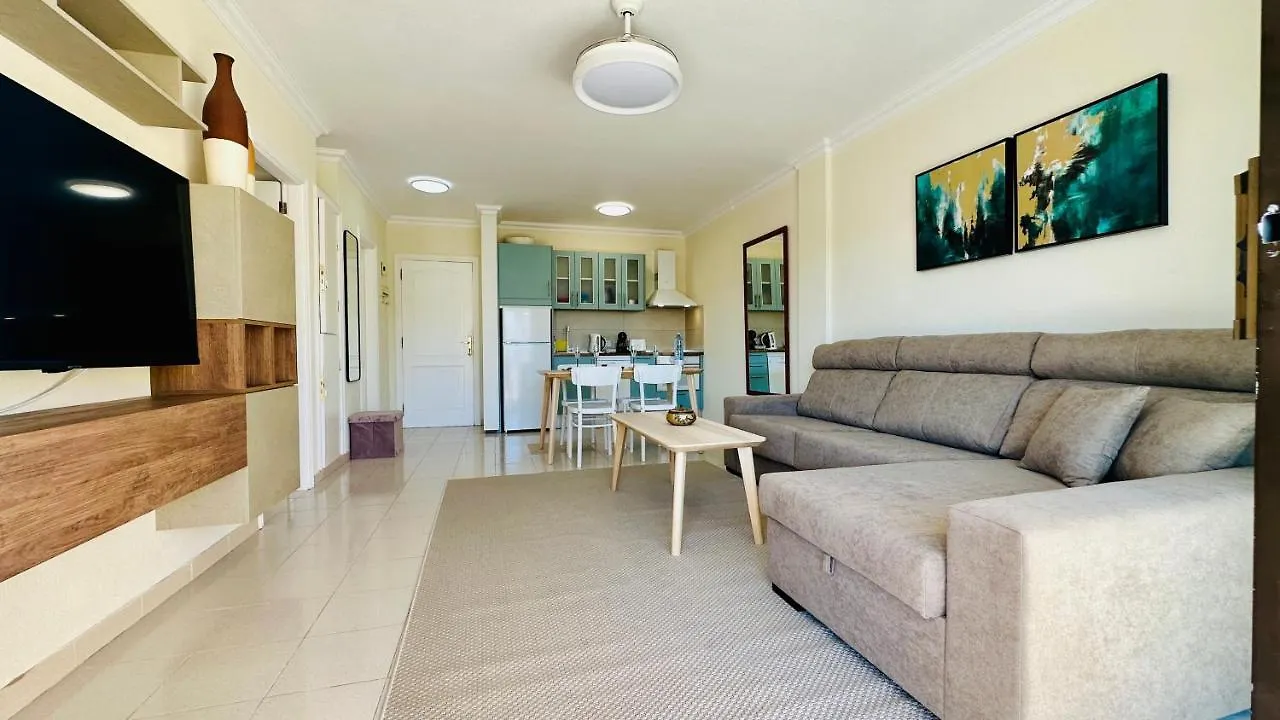 Sunset Apart, Large Terrace, Pool, Best Location! プエルト・デ・サンティアゴ アパート